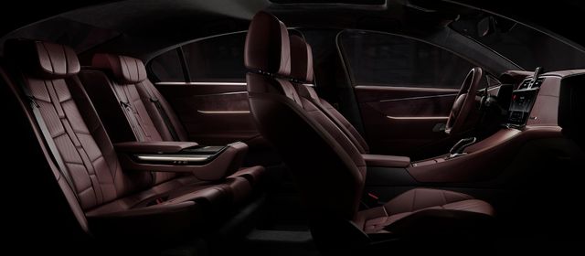 Французький автомобільний бренд показав преміальний седан з витратою палива 1,5 л/100 км - фото 436842