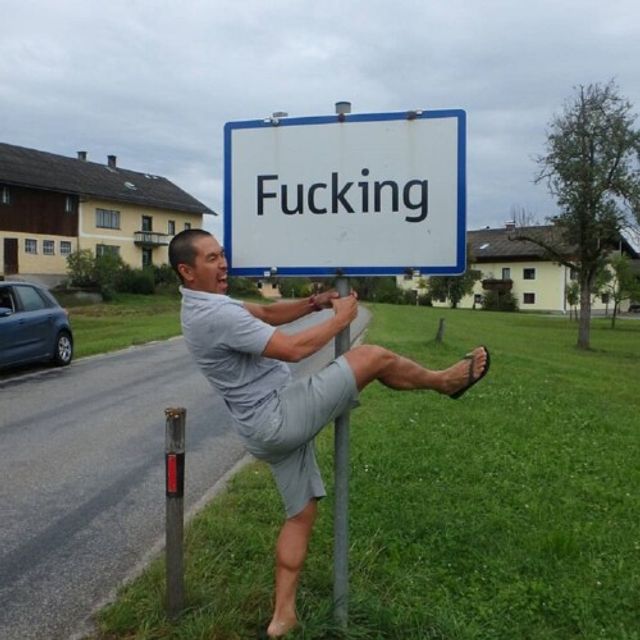 Надокучили вульгарні жарти: село Fucking в Австрії змінює назву - фото 436849