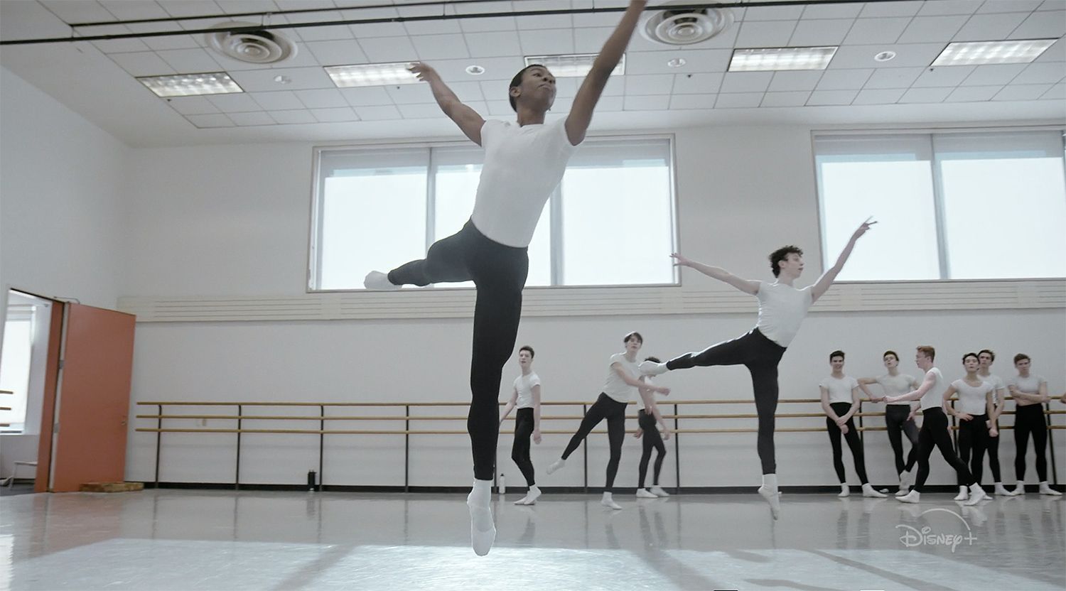 Кадр з серіалу - фото 1