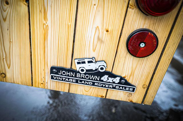 Кухню на колесах на базі Land Rover Defender з популярного телешоу пустять з молотка - фото 436992