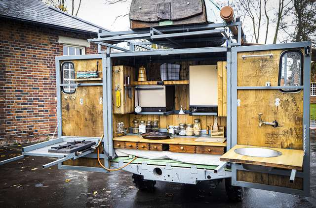 Кухню на колесах на базі Land Rover Defender з популярного телешоу пустять з молотка - фото 436993