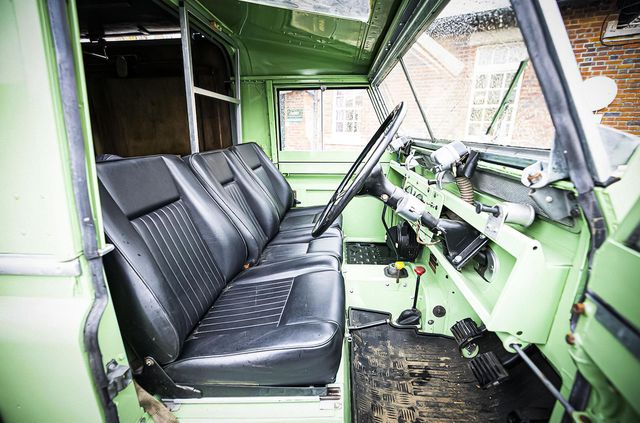 Кухню на колесах на базі Land Rover Defender з популярного телешоу пустять з молотка - фото 436998