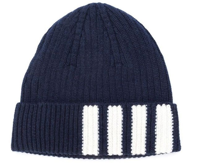 Пора утеплюватись: 15 модних базових шапок на цей сезон для чоловіків - фото 437035