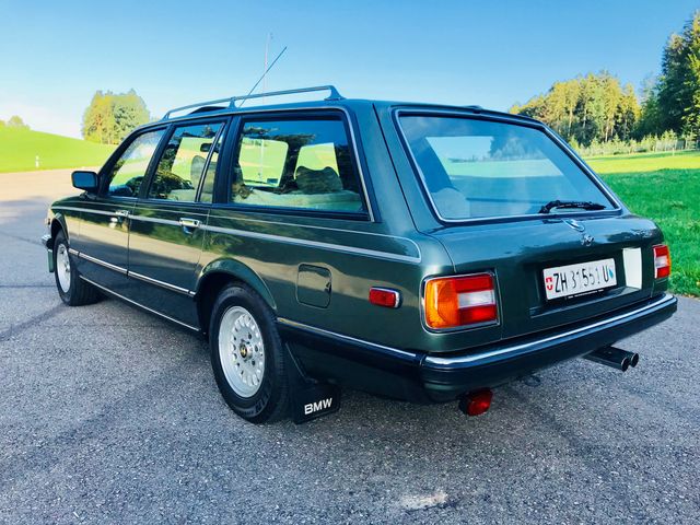У Швейцарії продають рідкісний універсал BMW з 80-х у відмінному стані: фото - фото 437265