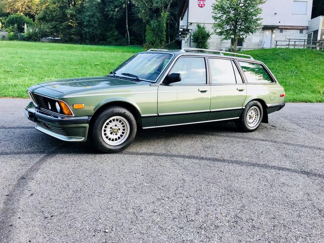 У Швейцарії продають рідкісний універсал BMW з 80-х у відмінному стані: фото - фото 437268