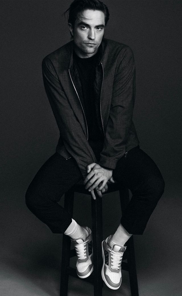 Роберт Паттінсон знявся у рекламній кампанії Dior Homme: стильні фото актора - фото 437389