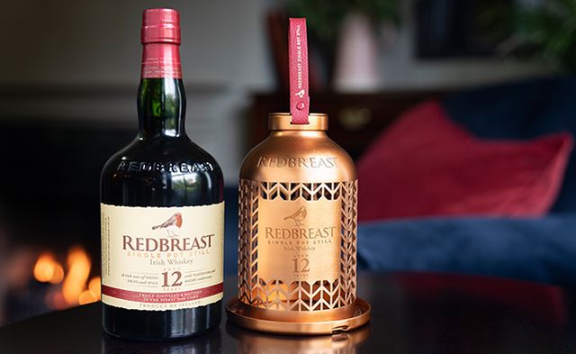 В Ірландії випустили віскі, футляр з якого можна перетворити у годівницю для птахів: фото - фото 437423