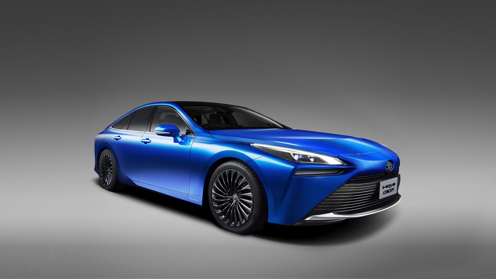 Toyota представила седан з вбудованими баками для водню