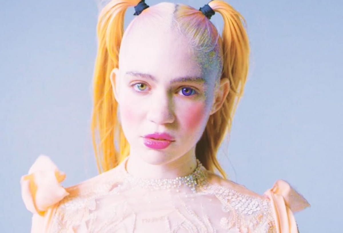 Дівчина Ілона Маска знялася разом з подругою оголеними