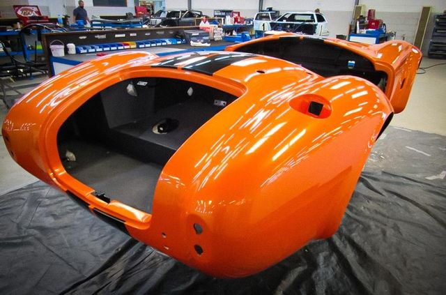 Культовий родстер Cobra відродять у вигляді 625-сильного електрокара - фото 437893