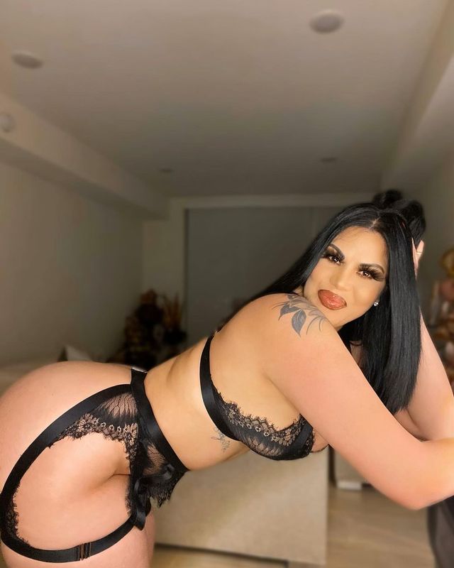 Дівчина тижня: гаряча модель без комплексів Шейла Фонг, яка претендує на пікантний рекорд - фото 437993