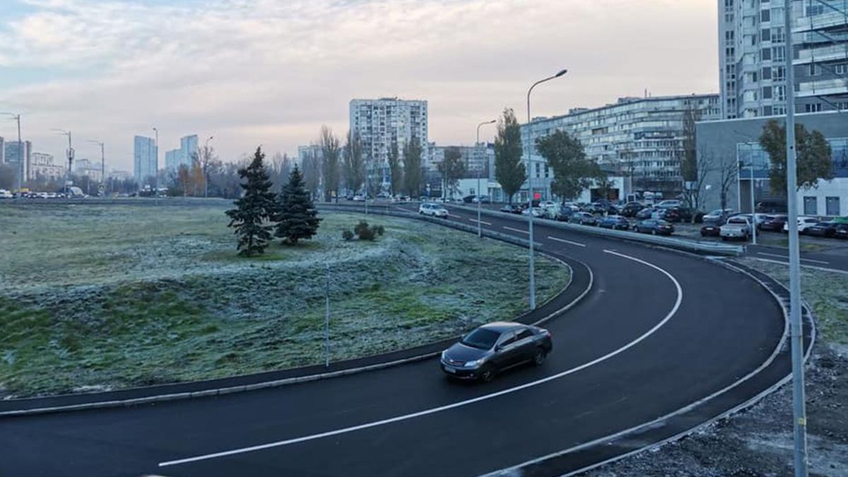 У Києві завершили реконструкцію розв'язки, яку ремонтували майже 12 років: фото