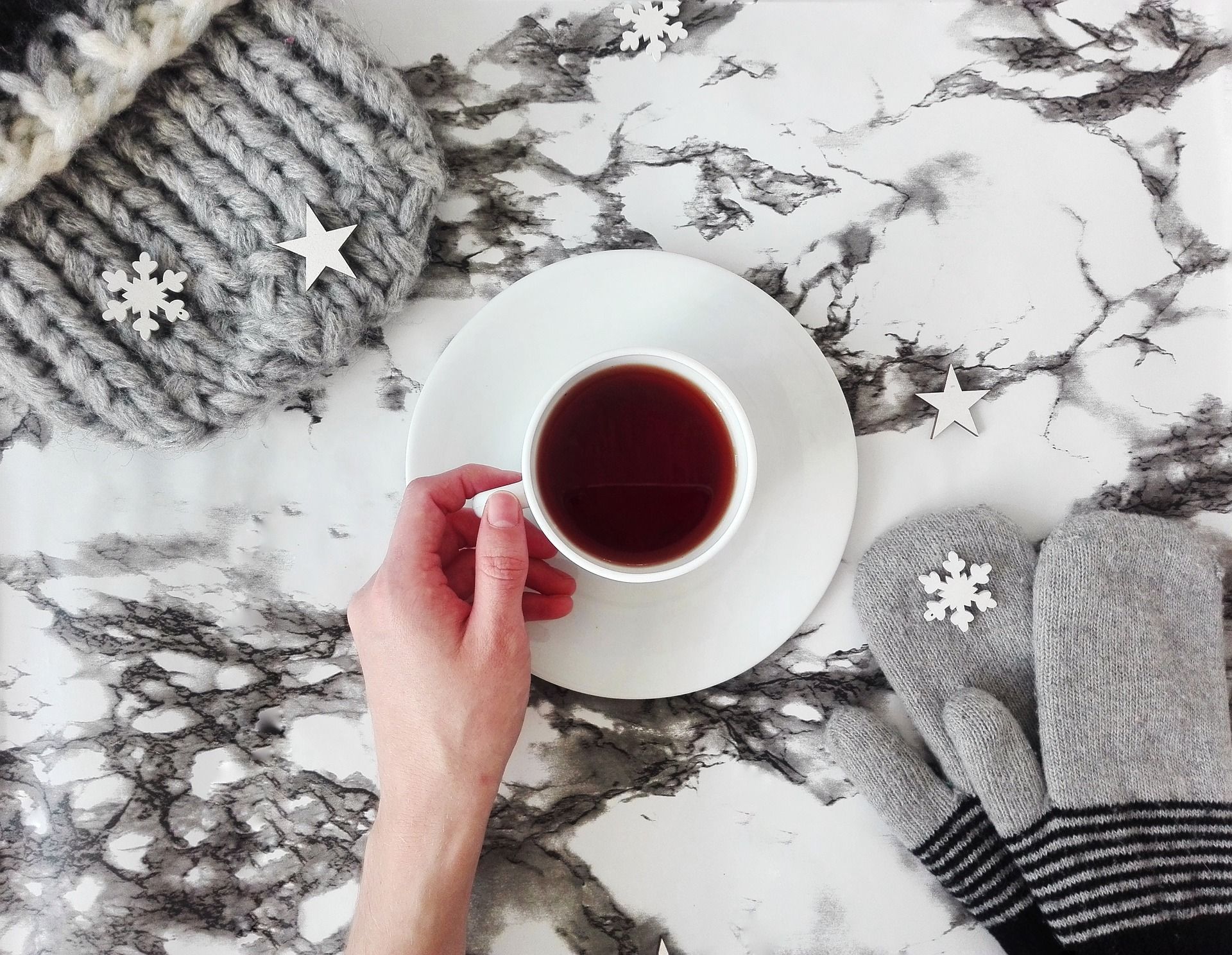 Погода в Україні 9 грудня: від денних морозів до штормового вітру