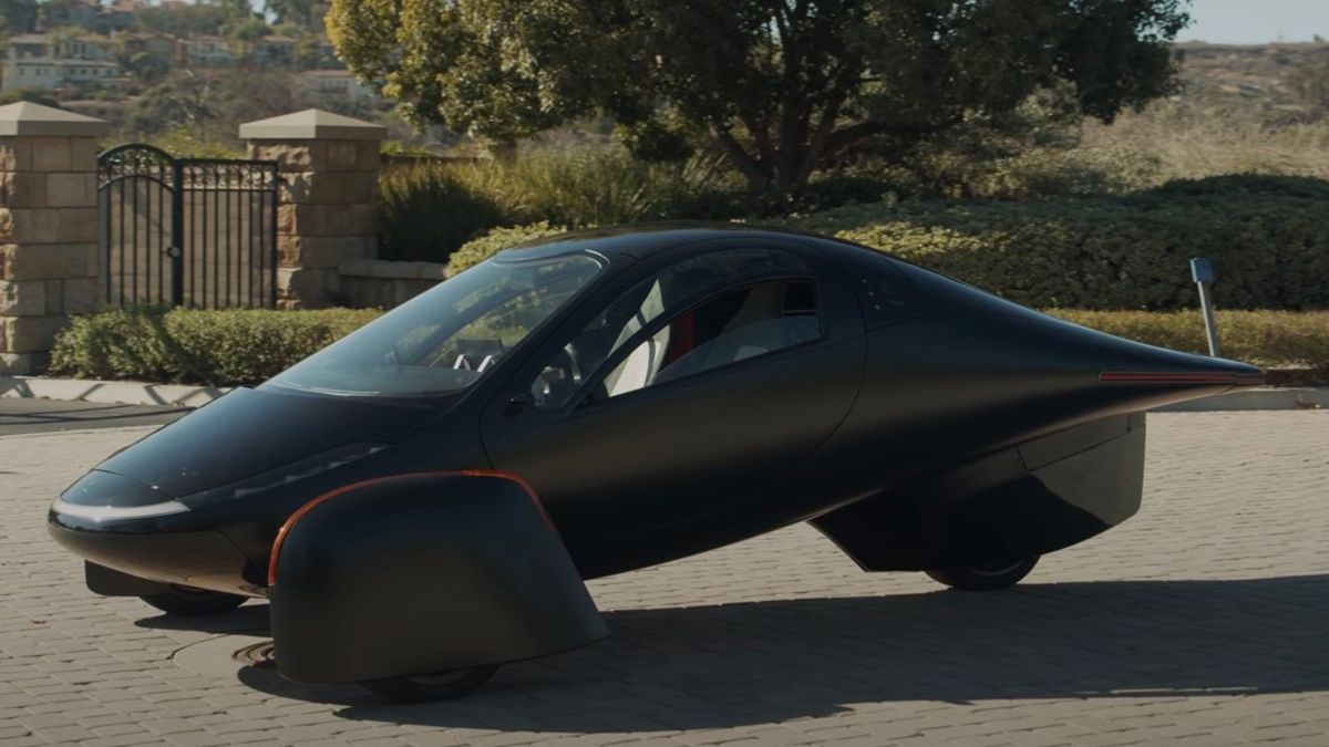 У США створили триколісний електрокар, який не потрібно заряджати