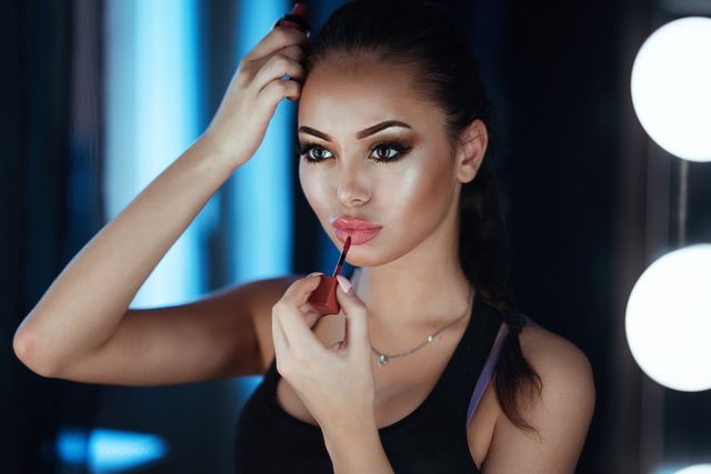 У Великобританії вп'ятеро виріс попит на пластичні операції: яка процедура найпопулярніша - фото 438465