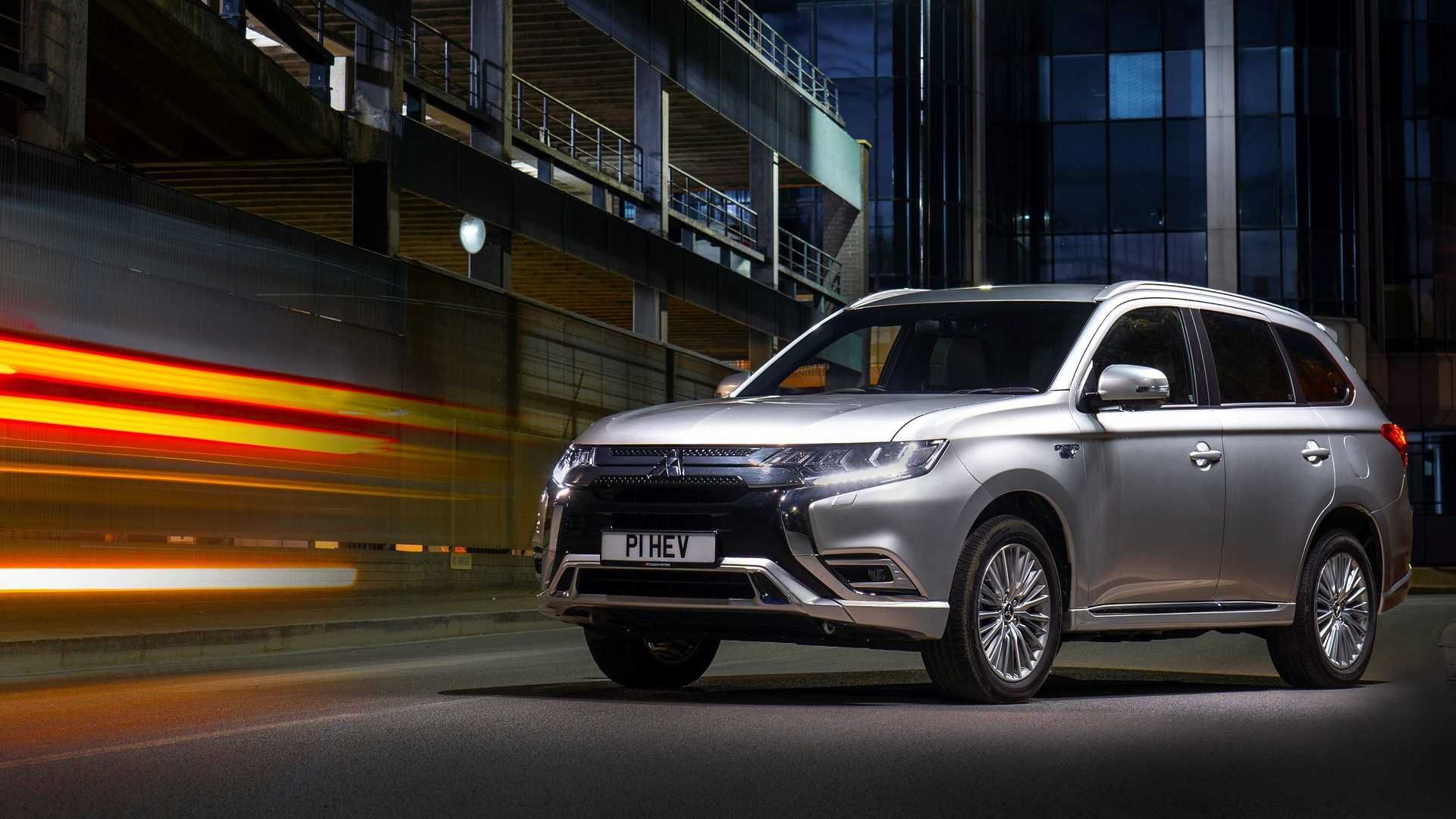 Новий Mitsubishi Outlander сфотографували без камуфляжу