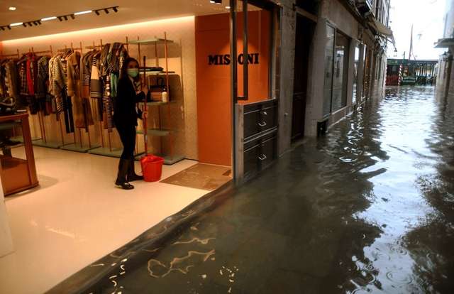 Венеція пішла під воду через помилковий прогноз погоди: фото - фото 438508