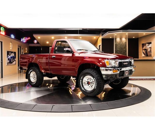 30-річний пікап Toyota продають за ціною нового позашляховика: фото - фото 438563