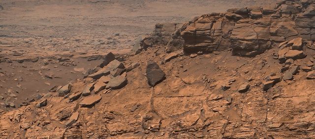 Марсохід Curiosity зробив нові фотографії Червоної планети - фото 438596
