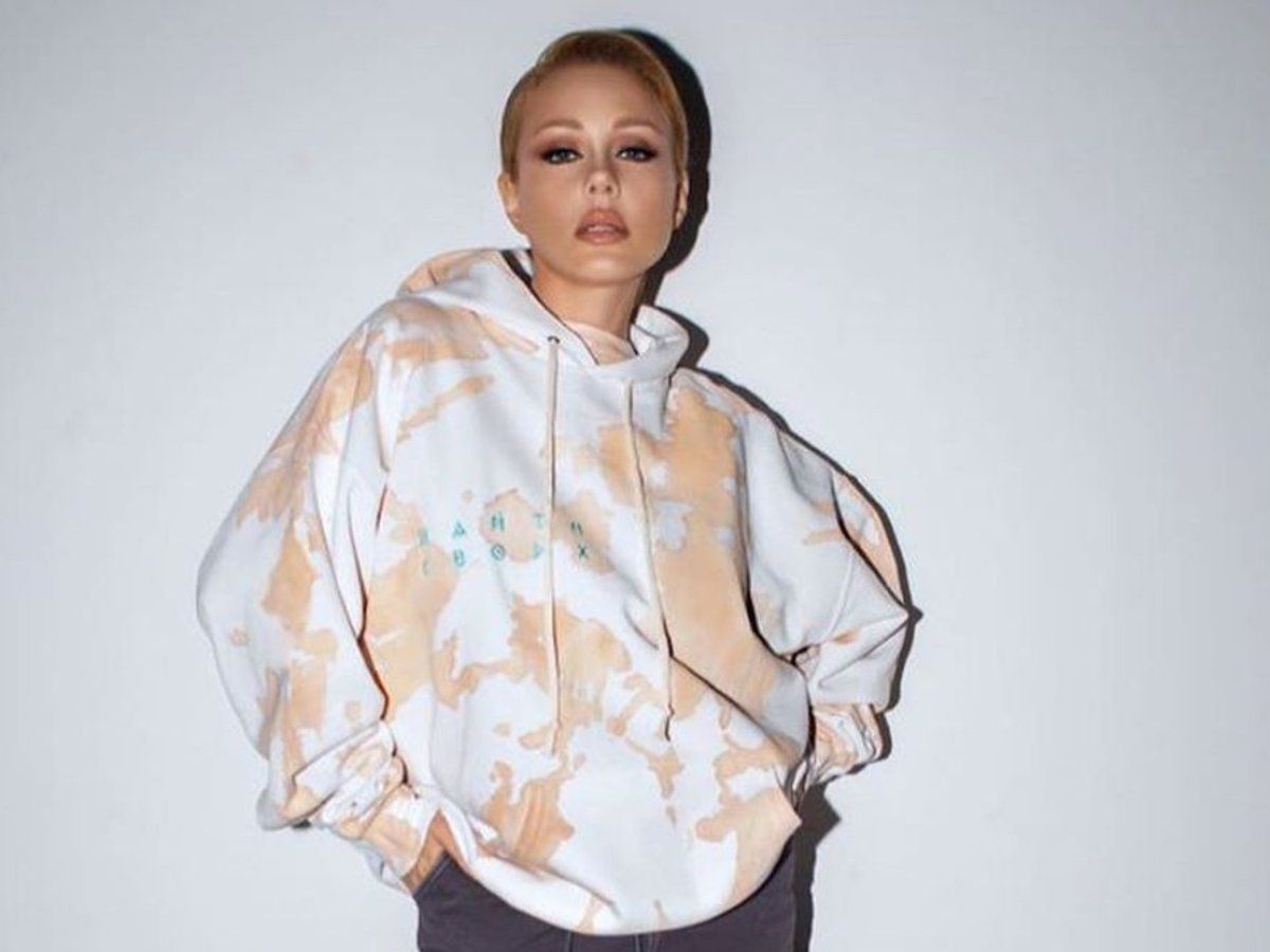 Тіна Кароль в худі - фото 1