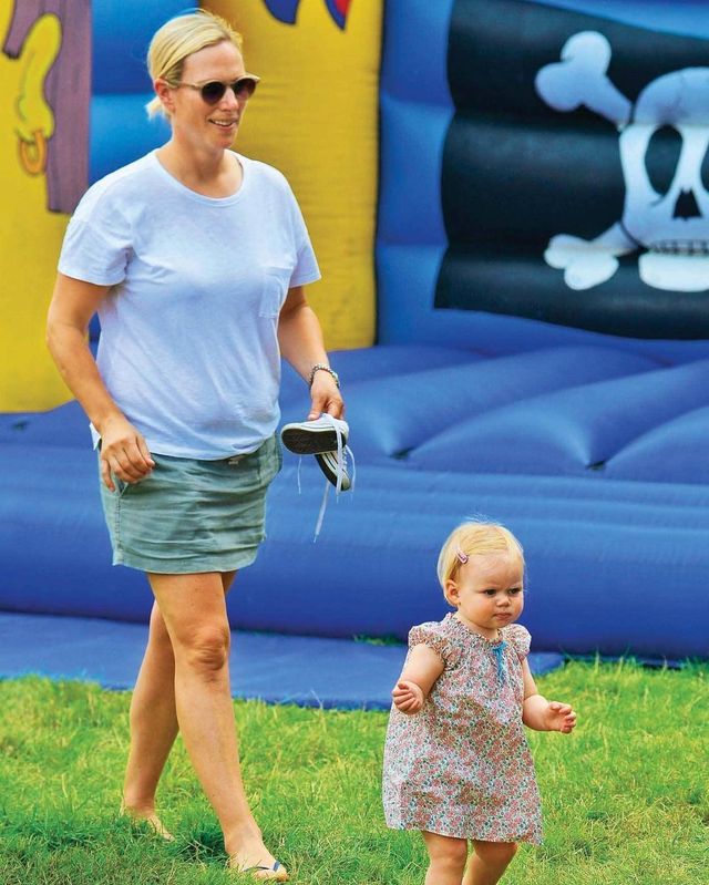 Онучка Єлизавети II чекає на третю дитину - фото 438649