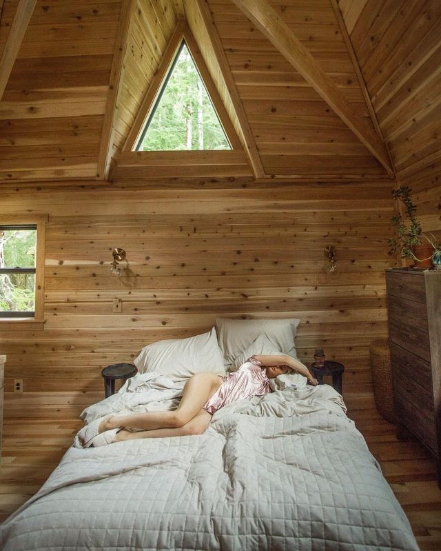 Найгарячіша гравець у покер розбурхала мережу фото у ліжку (18+) - фото 438671