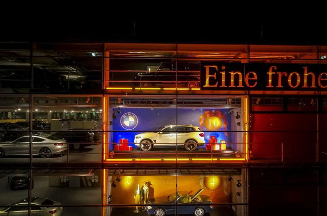 Mercedes-Benz і BMW помирилися: і навіть прорекламували один одного - фото 438861