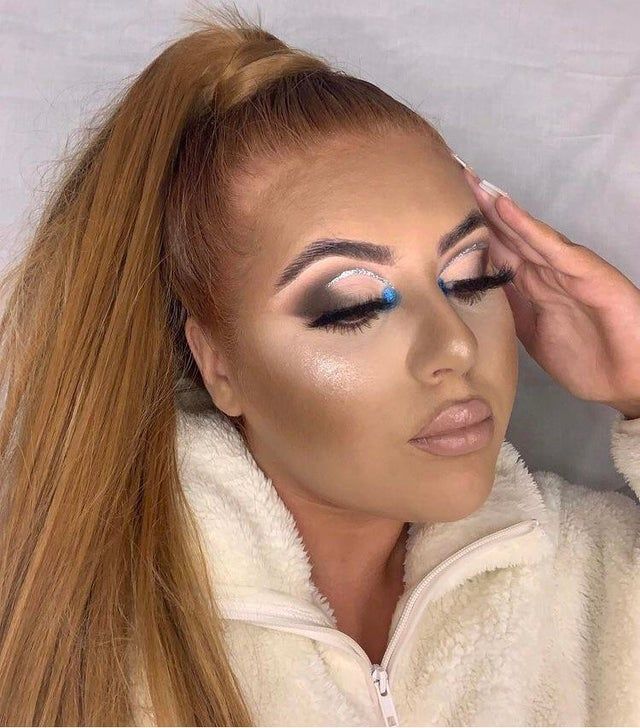 Косметика проти краси: епічні фото дівчат з невдалим макіяжем - фото 438900