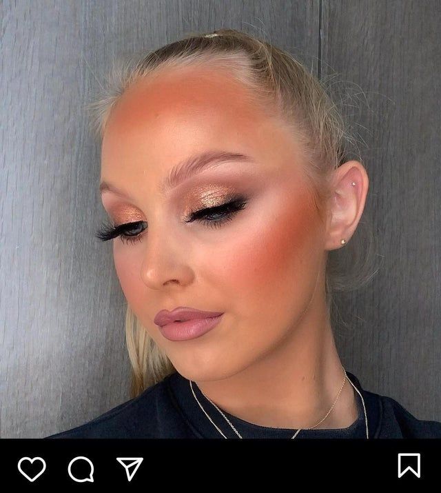 Косметика проти краси: епічні фото дівчат з невдалим макіяжем - фото 438906