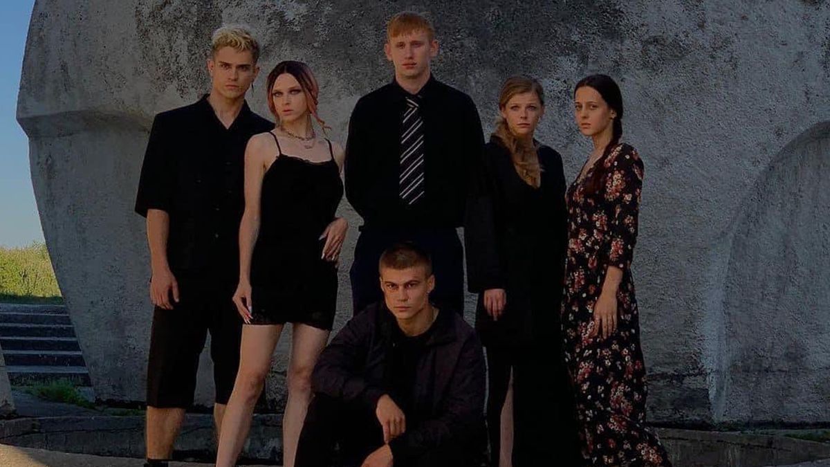 Перші ластівки: Залежні – 1, 2 серія - фото 1