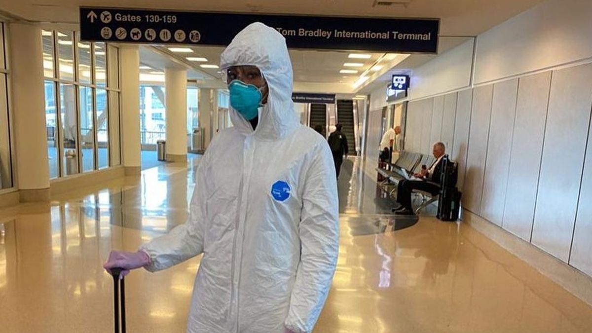 Захисний костюм Наомі Кемпбелл від COVID-19 з'явиться у музеї моди