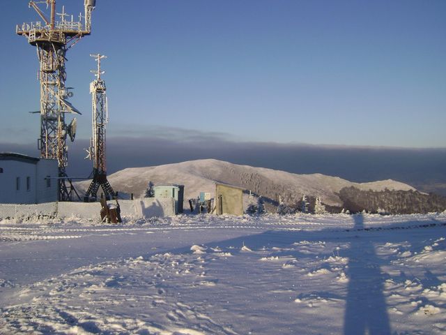 У мережі з'явилися видовищні фото засніжених Карпат - фото 439163