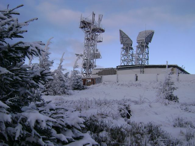 У мережі з'явилися видовищні фото засніжених Карпат - фото 439169
