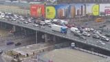 Момент падіння електроопор на Шулявському мосту потрапив на відео