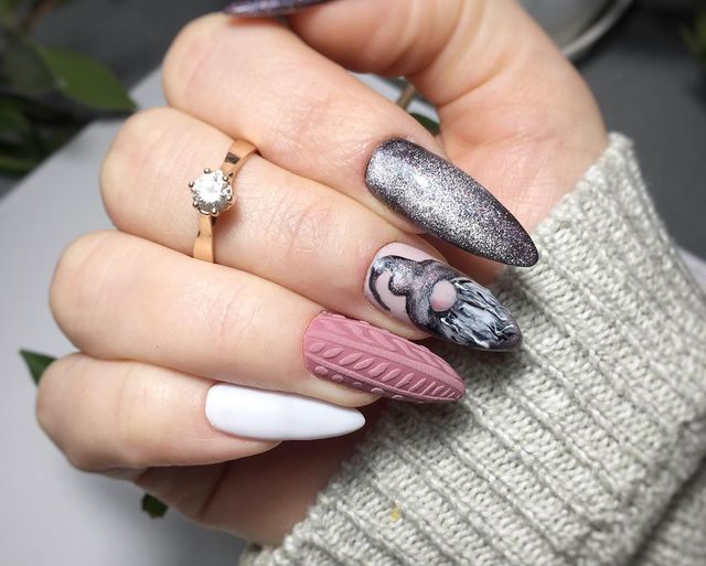 Манікюр на Новий рік 2021: 50 красивих ідей нігтів у фото - фото 439379