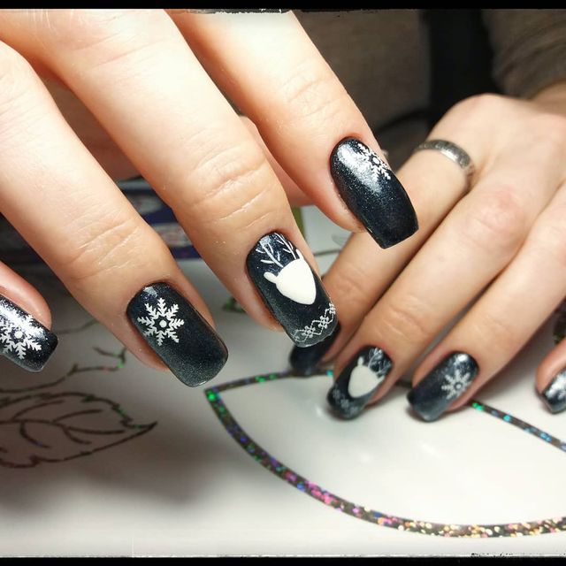 Манікюр на Новий рік 2021: 50 красивих ідей нігтів у фото - фото 439415