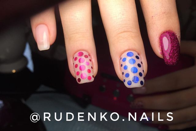 Манікюр на Новий рік 2021: 50 красивих ідей нігтів у фото - фото 439472