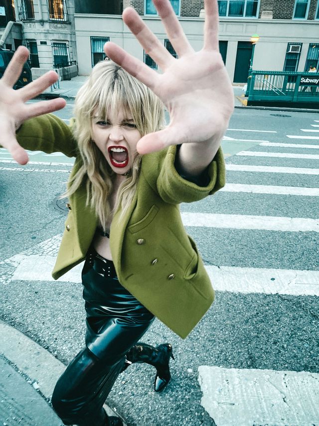 Зірка ремейку Пліткарка знялася для Vogue: гарячі фото красуні - фото 439489