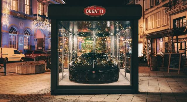 Розкішне авто за 11 мільйонів євро перетворили у новорічну іграшку: фото - фото 439557