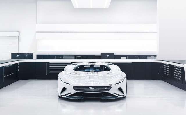 Jaguar показав новий віртуальний гіперкар Vision GT SV: до 'сотні' за 1,65 секунди - фото 439650