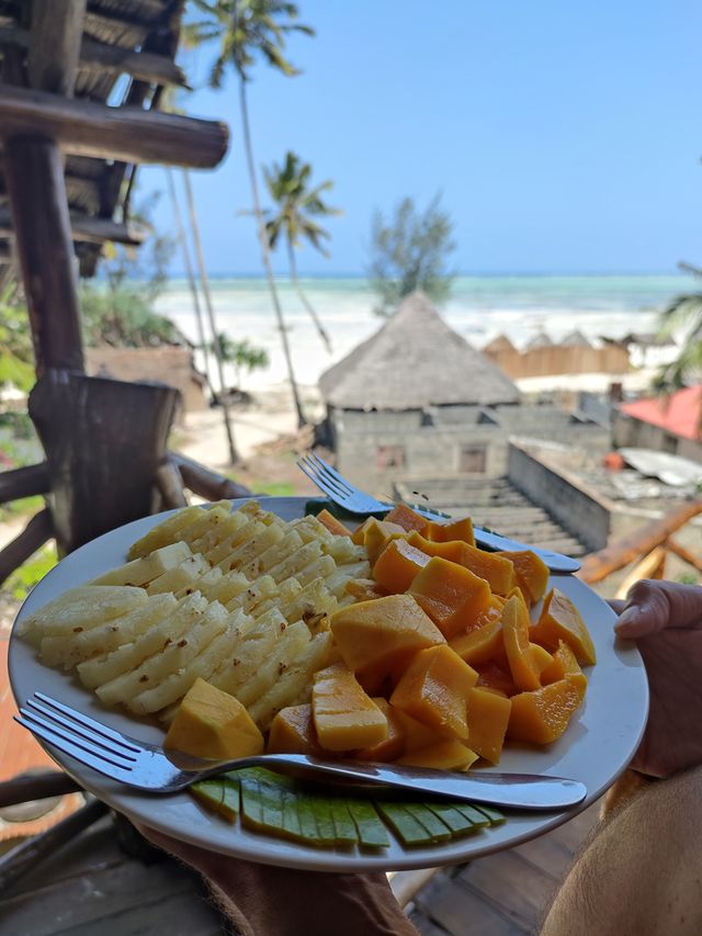 Я сюди не розважатися приїхав: як поєднати роботу та відпочинок на Занзібарі - фото 439869