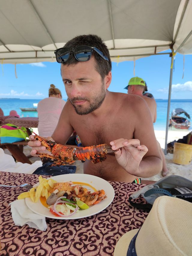 Я сюди не розважатися приїхав: як поєднати роботу та відпочинок на Занзібарі - фото 439872