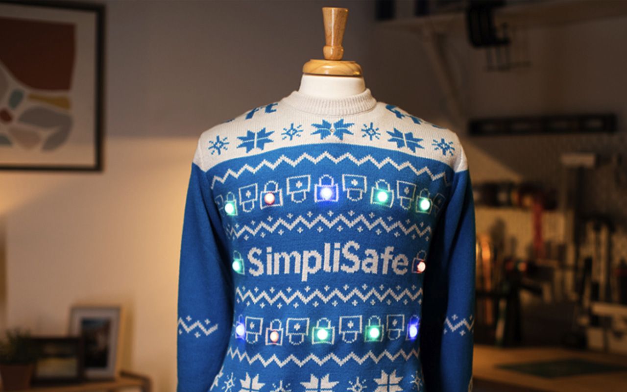 Смарт-светр дозволяє дотримуватися соціальної дистанції - фото 1