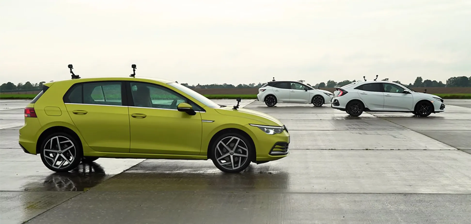 VW Golf, Toyota Corolla і Honda Civic порівняли на тест-драйві: шалене відео
