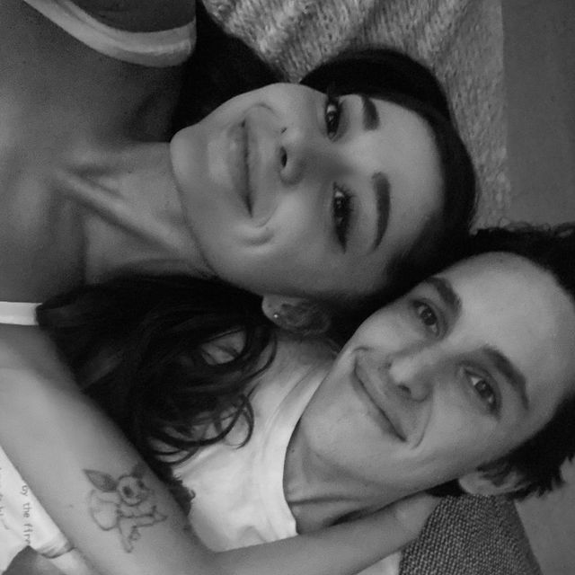 Аріана Гранде виходить заміж: як виглядає обручка красуні - фото 440110