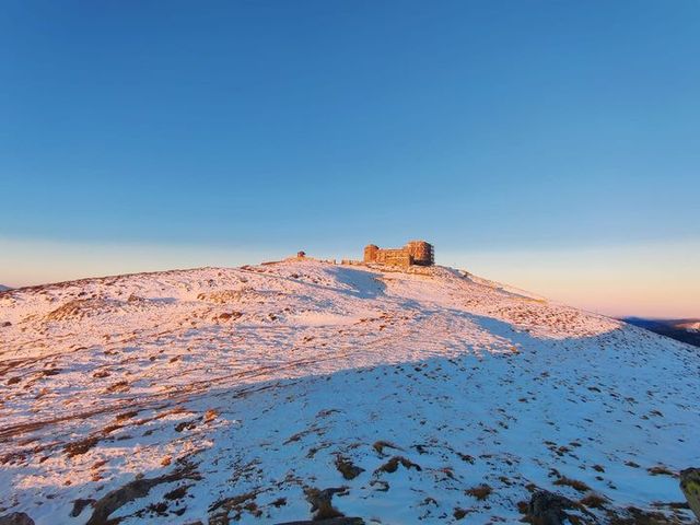 Зимова казка: мережу захопили фото засніжених Карпат - фото 440164