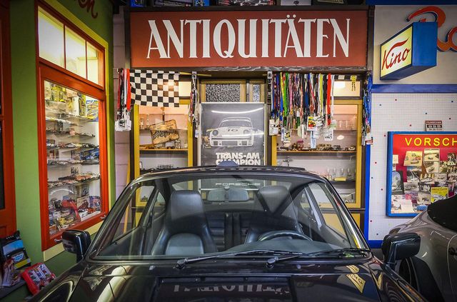 80-річний фанат Porsche придбав собі 80-й спорткар - фото 440308