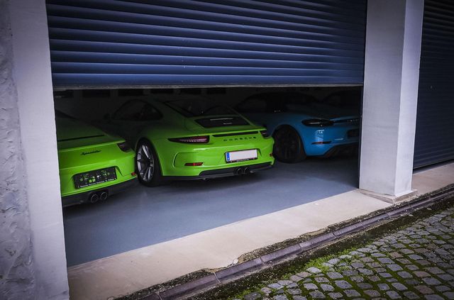 80-річний фанат Porsche придбав собі 80-й спорткар - фото 440309