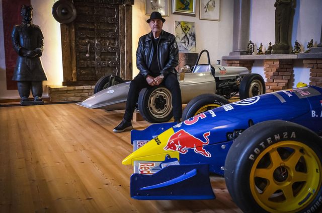 80-річний фанат Porsche придбав собі 80-й спорткар - фото 440310