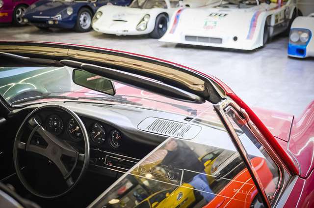 80-річний фанат Porsche придбав собі 80-й спорткар - фото 440318